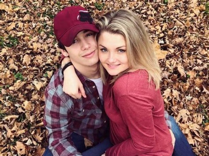 Are American Idol winner Noah Thompson and girlfriend Angel Dixon still together?