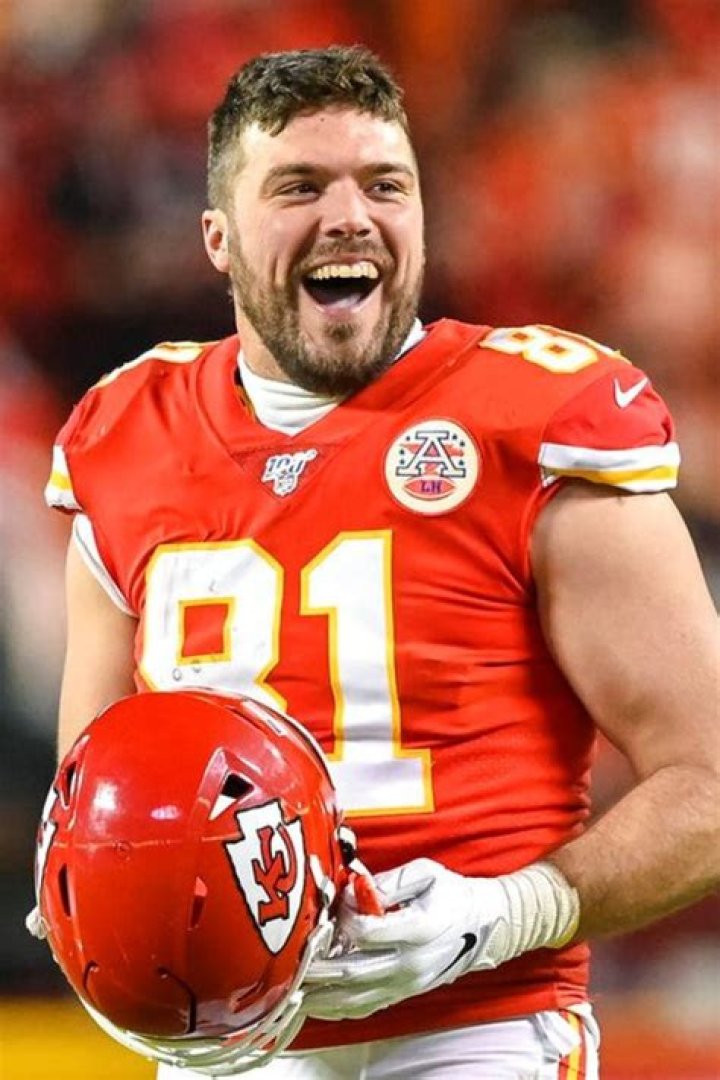 Blake Bell ·