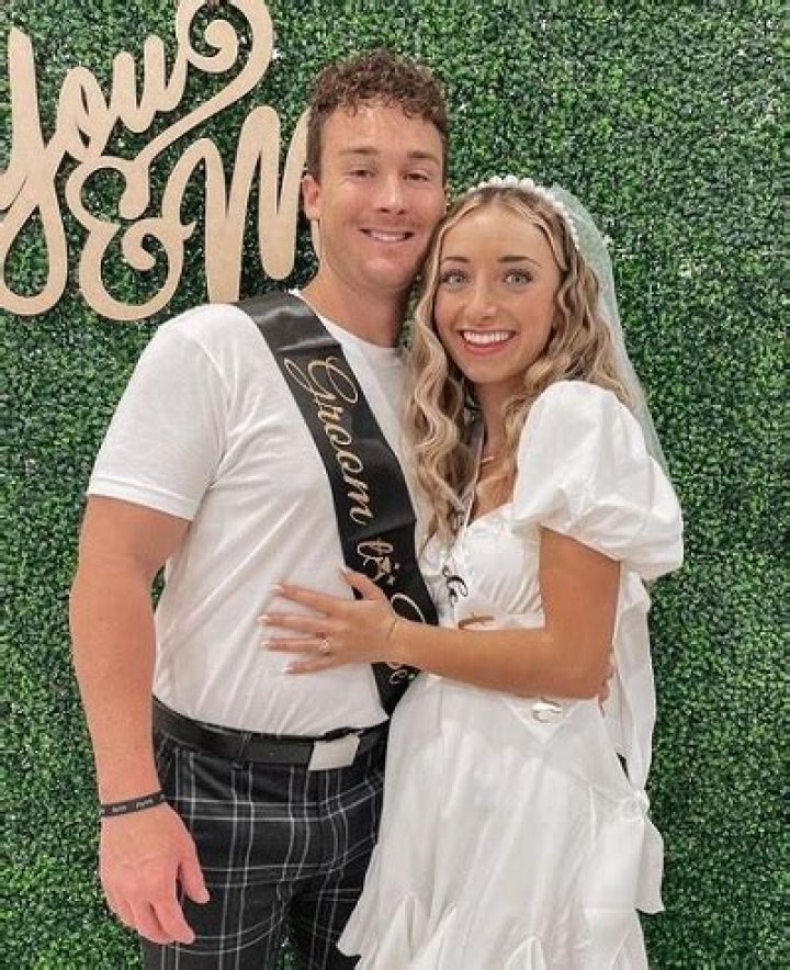 Brooklyn McKnight Age, Boyfriend, Height, Net Worth, Family, Career & More