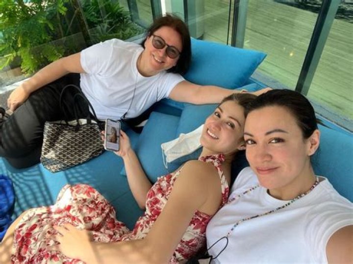 Carla Abellana Parents Rey And Aurea, Siblings And Net Worth 2023