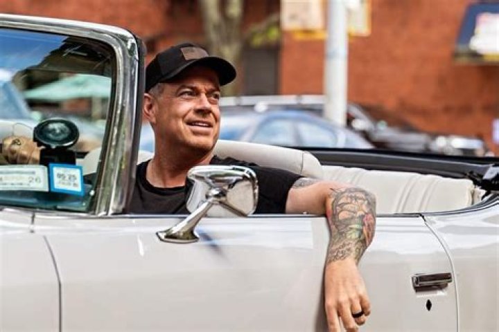 Carson Daly Bio, Early Life, Girlfriend, Net Worth, Net Worth