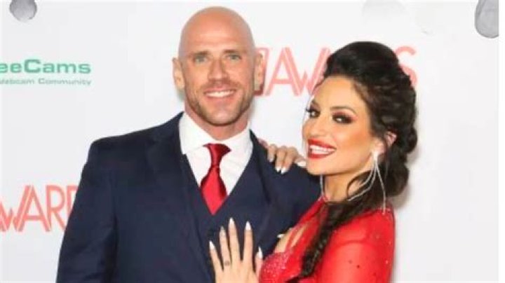 Does Carter Hutton Have A Wife? Everything To Know About The Ice Hockey Goaltender