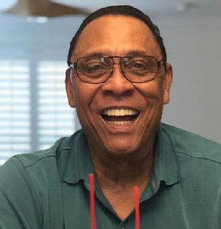 Eduardo Perez - Bio, Age, weight, height, Wiki, Facts and Family ·