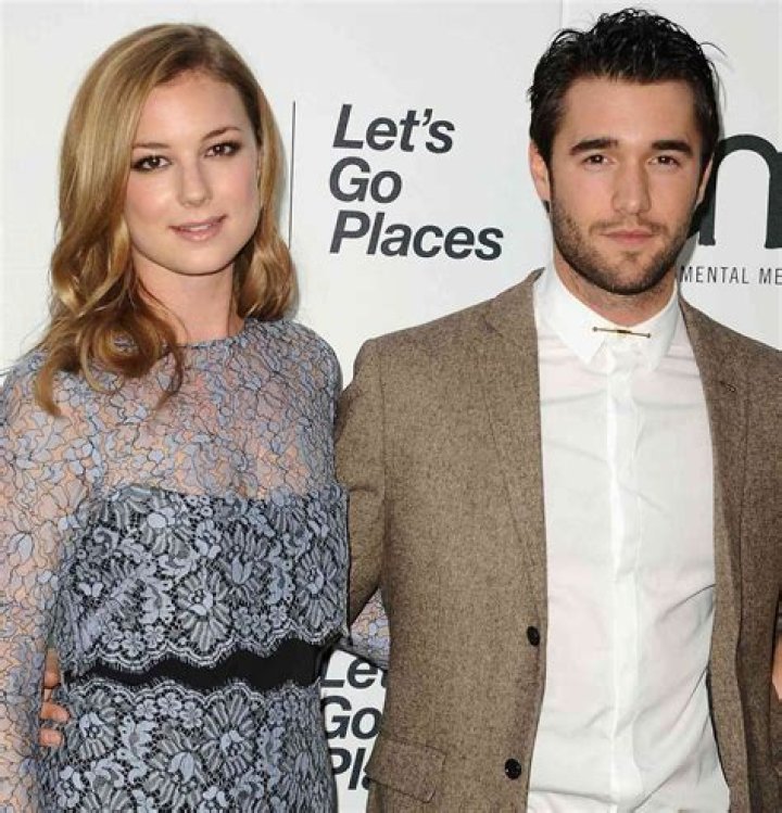 Emily VanCamp and Husband Josh Bowman Owe Their Romance to 'Revenge' |