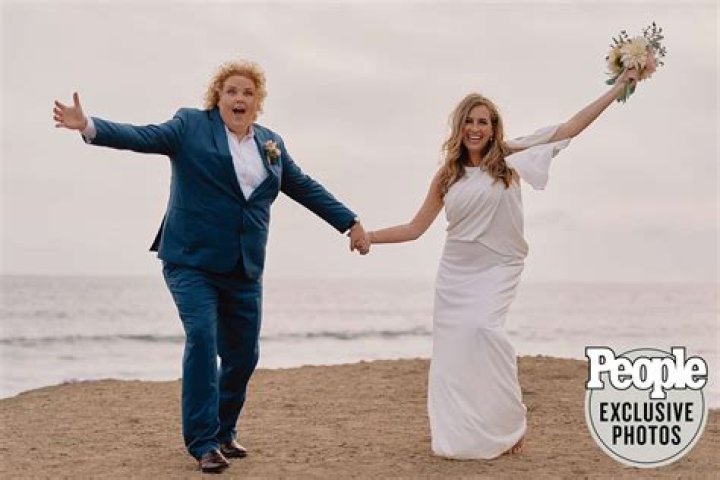 Fortune Feimster and Jacquelyn Smith Tied the Knot at a Beachside Ceremony in Malibu |