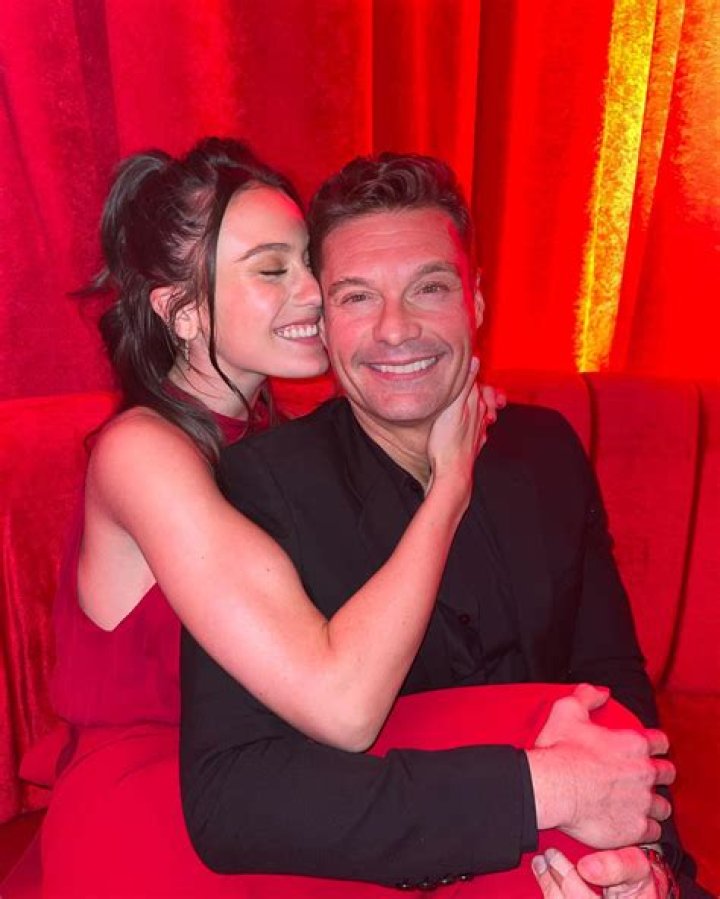How old is Aubrey Paige and whats her age difference from Ryan Seacrest? Tue 7 March 2023 08