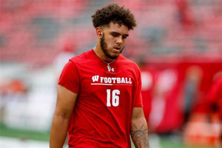 How Wisconsins Myles Burkett earned backup QB status as a true freshman