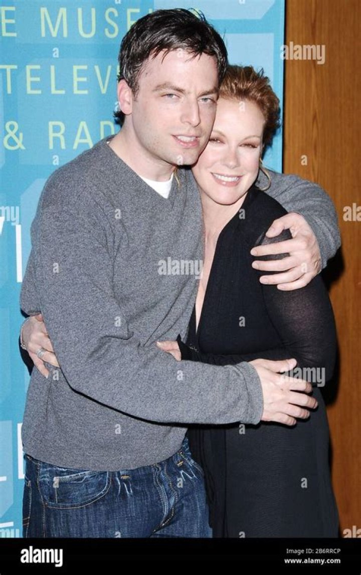 Is Justin Kirk Married?
