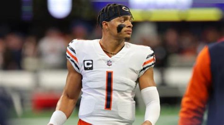 Justin Fields Profile Bio Birthday Wife Children Contract