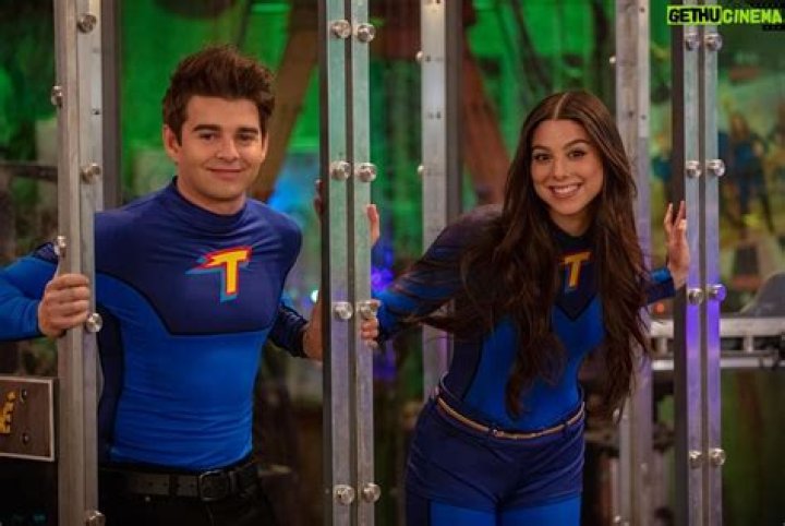 Kira Kosarin - Bio, Age, Wiki, Facts and Family ·