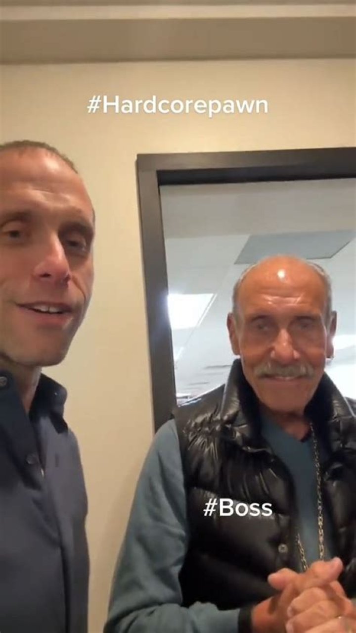 Les Gold Heart Attack: A Hoax That Shocked Fans