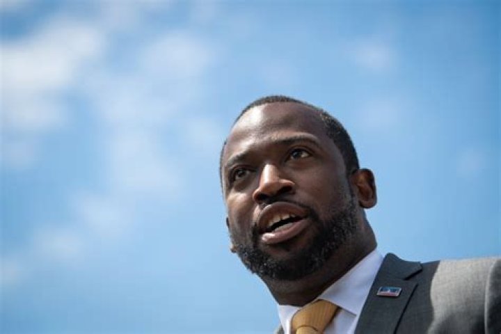 Levar Stoney Height, Weight, Net Worth, Age, Birthday, Wikipedia, Who, Nationality, Biography