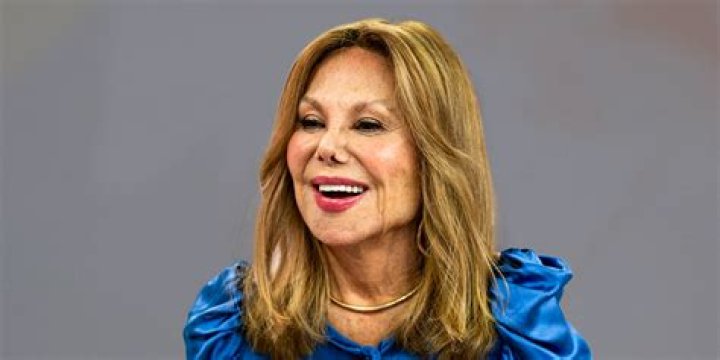 Marlo Thomas' Iconic Facial Scar