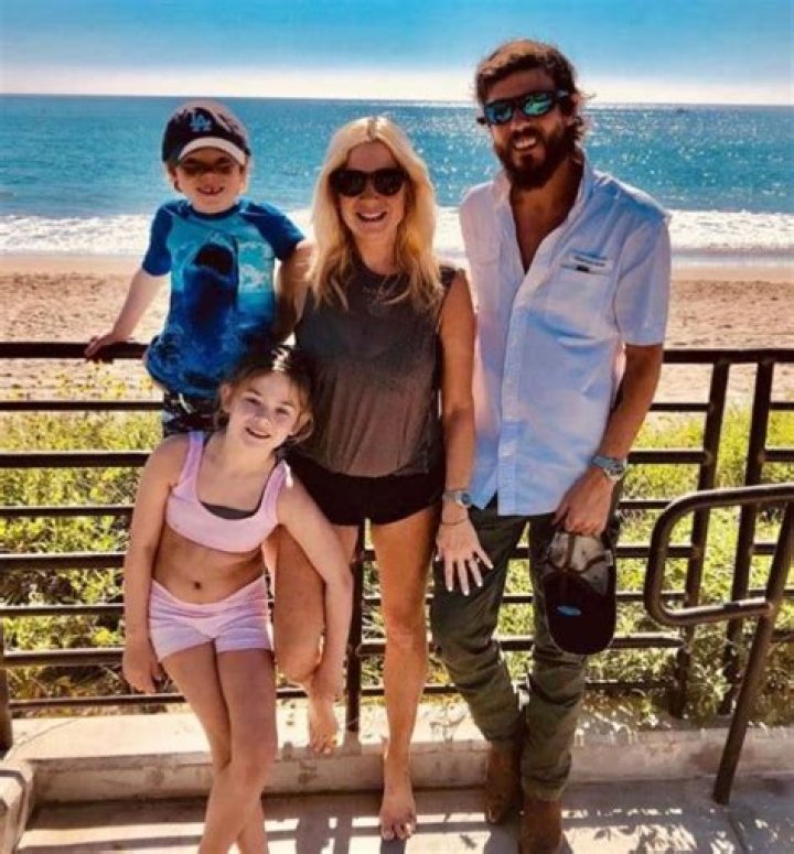Married for six years, Chris Janson and his wife Kelly Lynn a complete family with two children