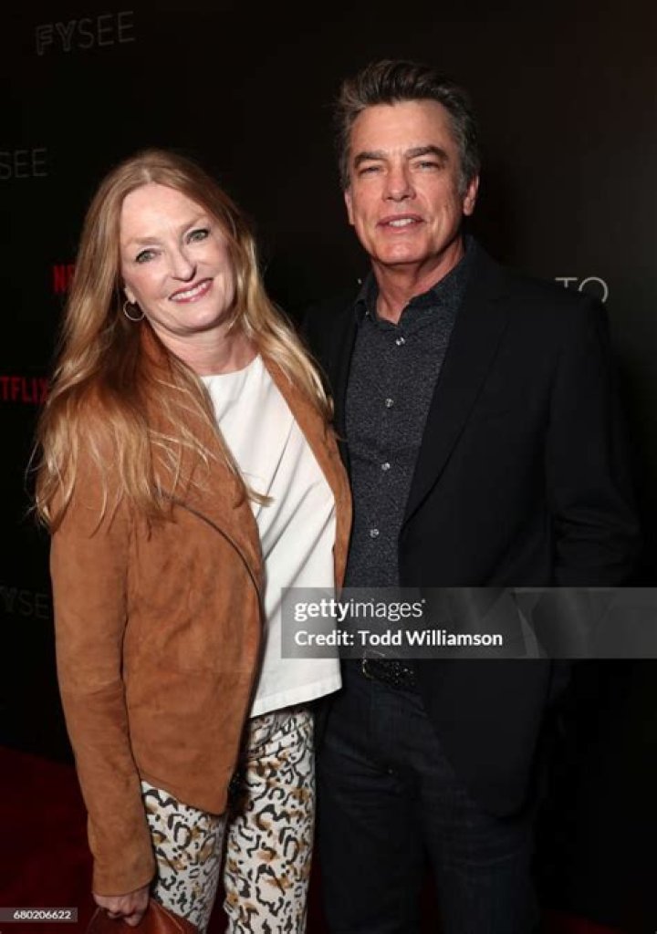 Paula Harwood (Peter Gallaghers wife) Age, Wiki, Married, Kids, Height, Bio