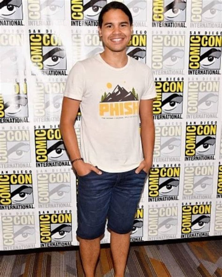 SnogBlogy | Carlos Valdes | Bio, Age, Net Worth, Relationship, Career