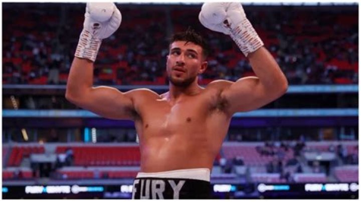 Tommy Fury Age Father Mother Brother Fighting Record