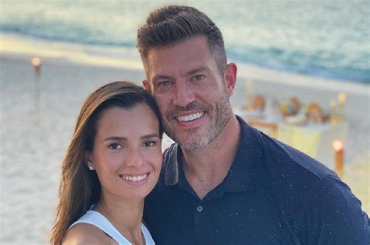Unveil The Untold Story: Jesse Palmer's Wife Revealed