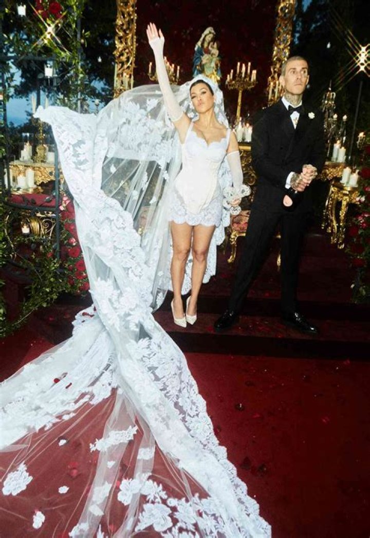 Unveiling The Secrets Behind Kourtney Kardashian's Dreamy Wedding Dress