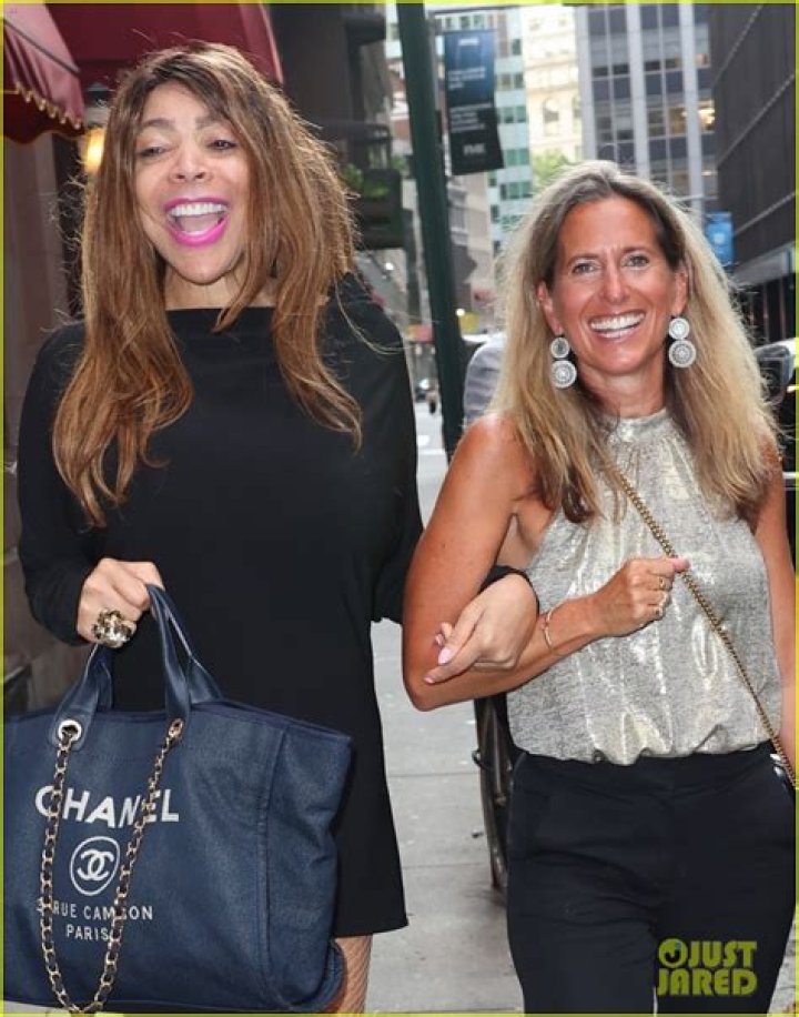 Wendy Williams and Suzanne Bass Show – Husband, Net Worth, Age, Wiki ·