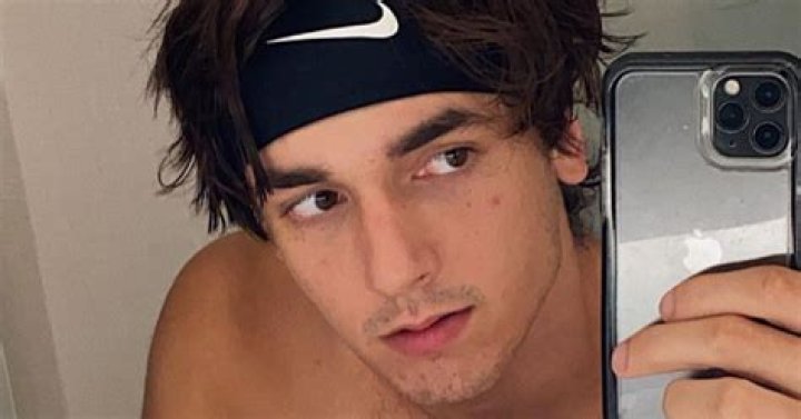 What's Up With Bryce Hall's Hairline? Twitter Is All Over It |