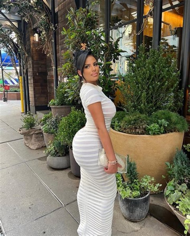 Who Is Chaney Jones? Age Kanye West Malibu Date Is An Instagram Model