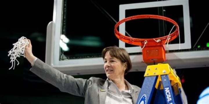 Who is Tara VanDerveer dating? Tara VanDerveer boyfriend, husband